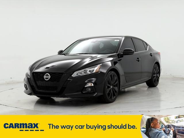 2022 nissan altima sr