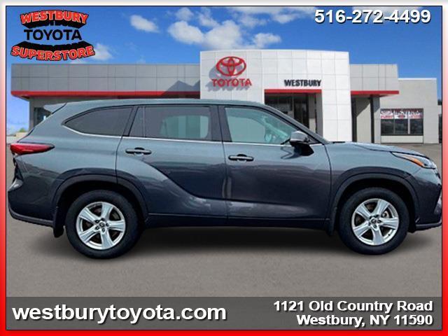 2021 toyota highlander le