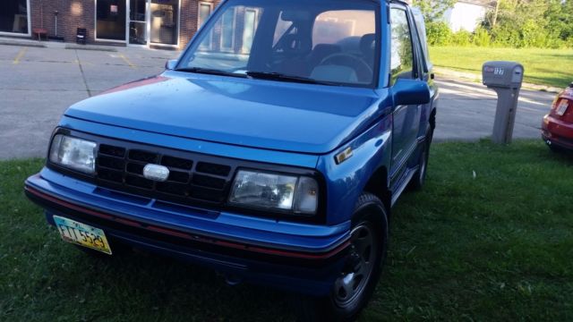 1990 geo tracker lsi, 4 wheel drive, 5 speed, convertible