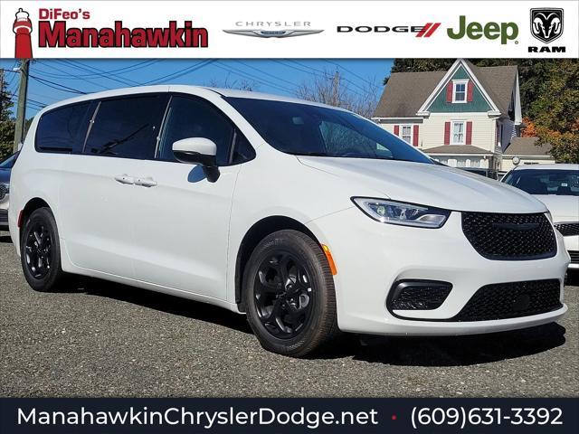 2023 chrysler pacifica hybrid touring l