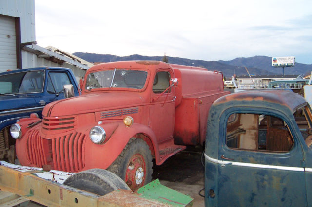 1942 chevrolet fuel truck