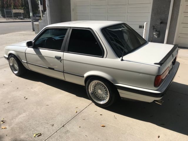1989 bmw 325i e30 white on red