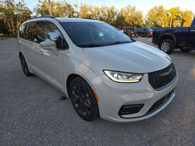 2021 chrysler pacifica touring