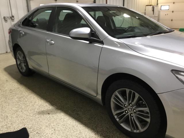 2016 toyota camry se