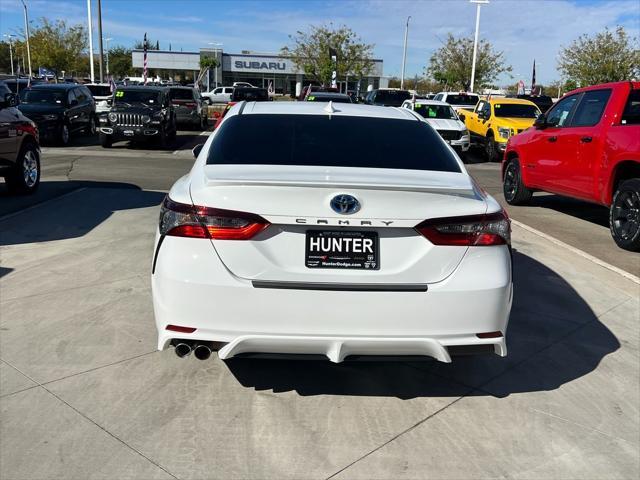2022 toyota camry se