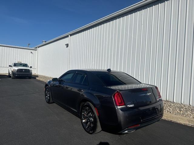 2017 chrysler 300 s