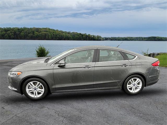 2018 ford fusion se