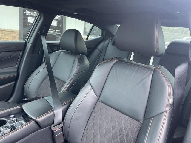 2023 nissan maxima sr