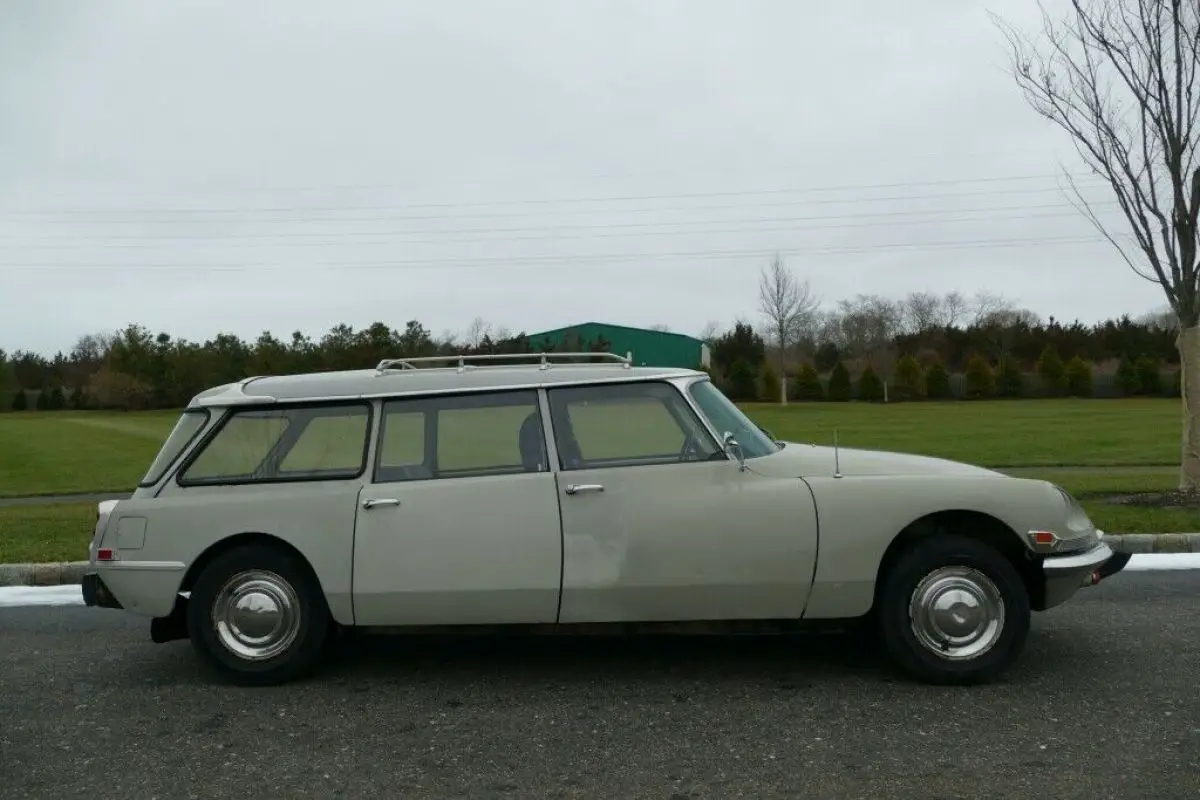 1969 citroen ds2 with 26305 miles