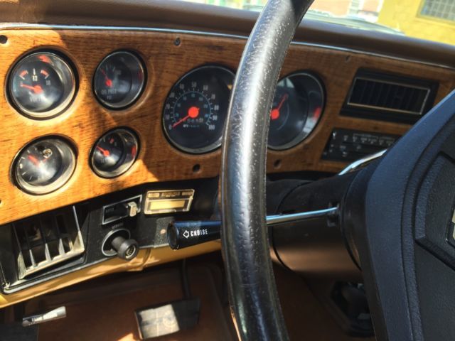 1977 suburban, 57k milles, ac, fwd, 4x4, awd, 9 pass, v8, chevy, chevrolet