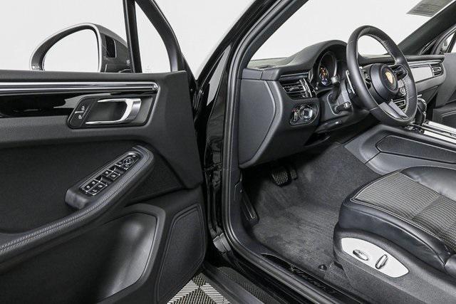 2023 porsche macan base