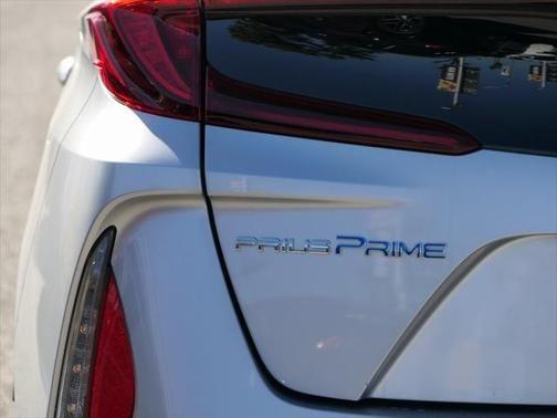 2021 toyota prius prime