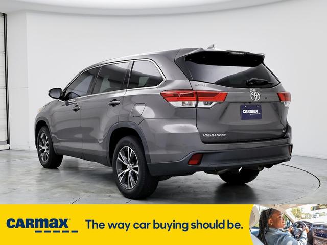 2019 toyota highlander le