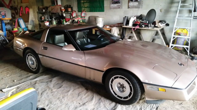 1984 chevrolet corvette base hatchback 2-door 5.7l