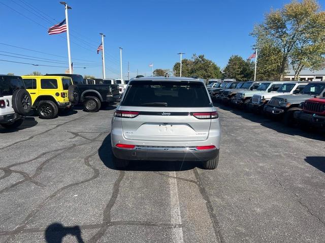 2024 jeep grand cherokee laredo