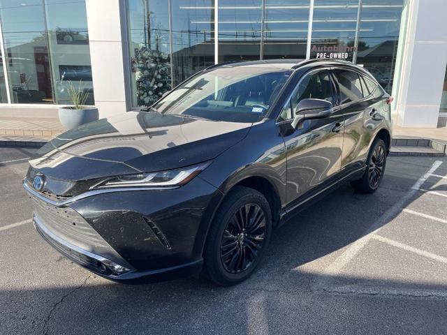 2023 toyota venza le