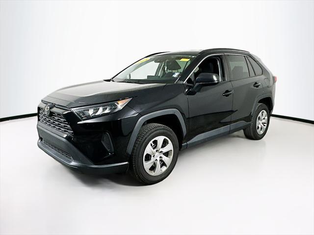 2021 toyota rav4 le