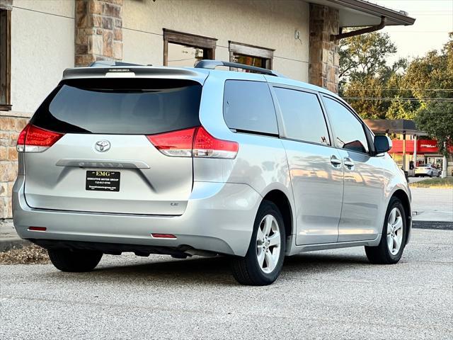 2014 toyota sienna le