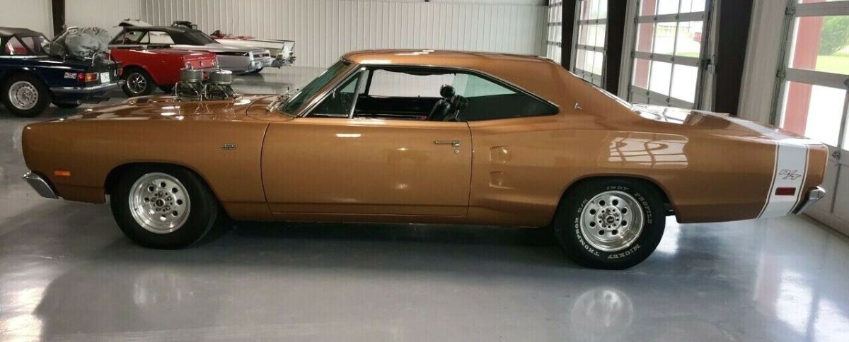 supercharged 426 hemi with dual carburetors, disc brakes, power windows