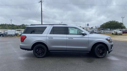 new 2024 ford expedition max xlt rwd