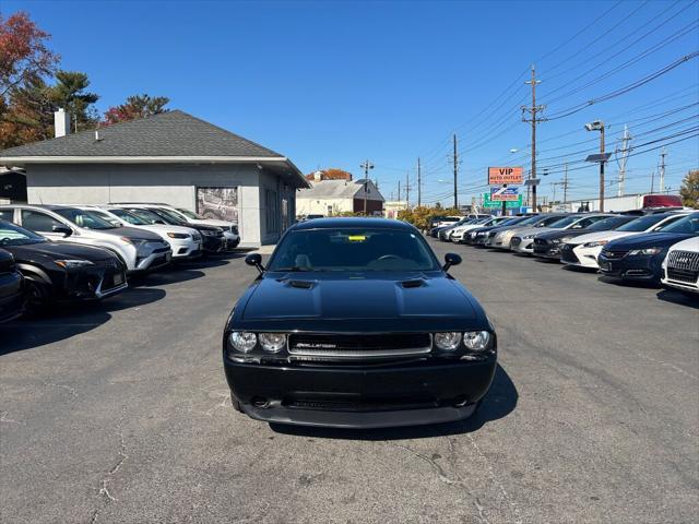 2014 dodge challenger sxt