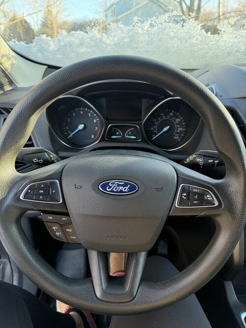 2018 ford escape se 4wd for sale. selling as is; unfortunately needs a shortblock