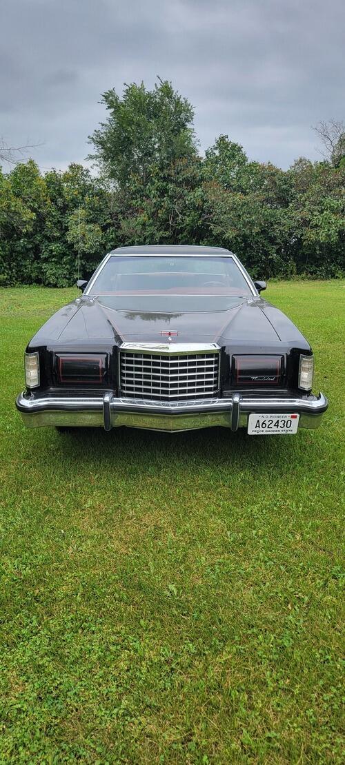 1977 ford thunderbird, 35,000 accutual miles. new a/c pump, new fuel pump and