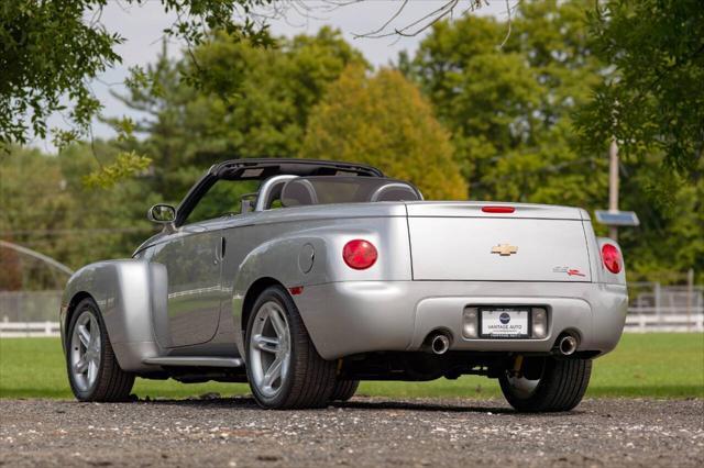 2005 chevrolet ssr ls 2dr regular cab convertible rwd sb