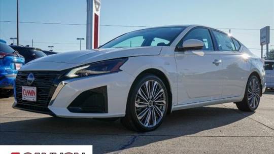 2025 Nissan Altima sl