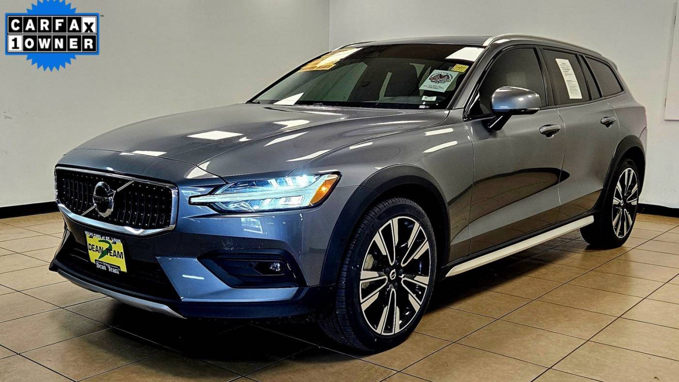2021 volvo v60 cross country t5