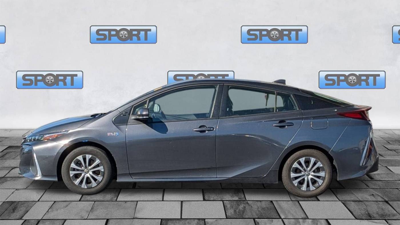 2021 toyota prius prime xle