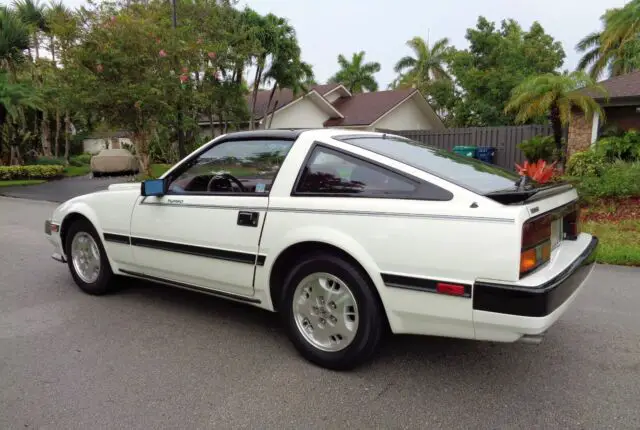 1985 300zx turbo - 36000 mi - white / red - 100% orig. immac. condition in / out