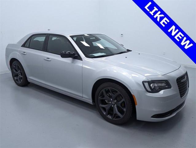 2023 chrysler 300 touring