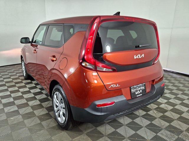 2022 kia soul lx