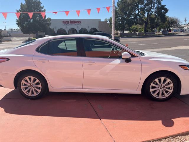 2019 toyota camry le
