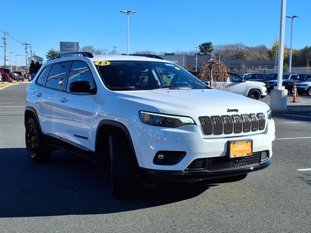 2023 jeep cherokee altitude lux