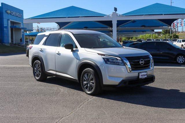 2023 nissan pathfinder s fwd