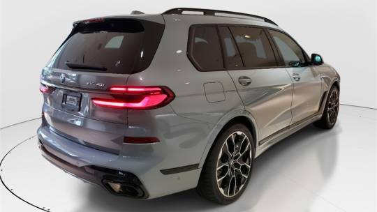 2025 BMW X7