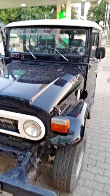all original fj40 land cruiser, with original engine