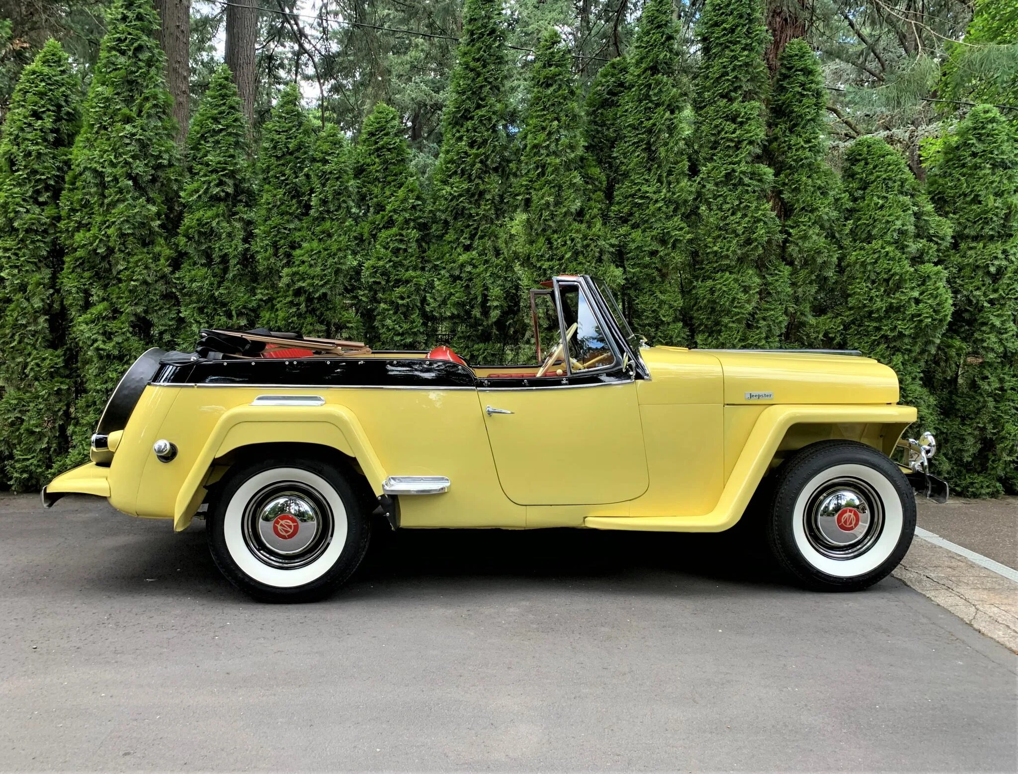 willys-overland jeepster