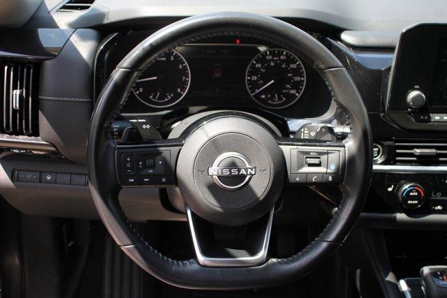 2022 nissan pathfinder sv
