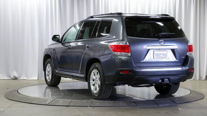 used 2013 toyota highlander plus v6 sacramento, ca 95825 for sale in sacramento, california