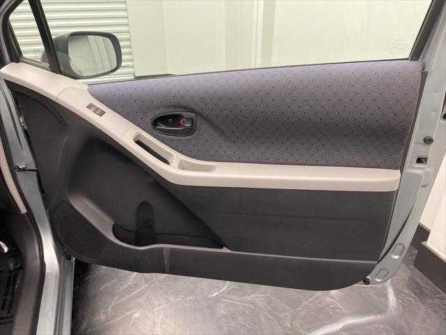 2009 toyota yaris base