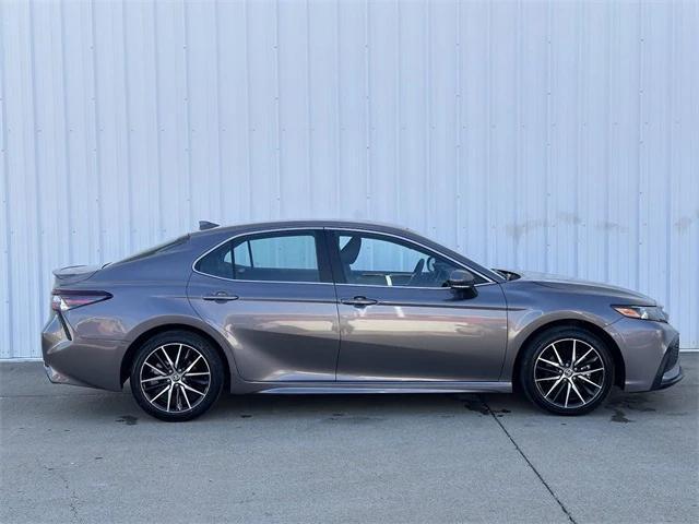 2024 toyota camry se