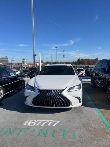 2022 lexus es 300h base