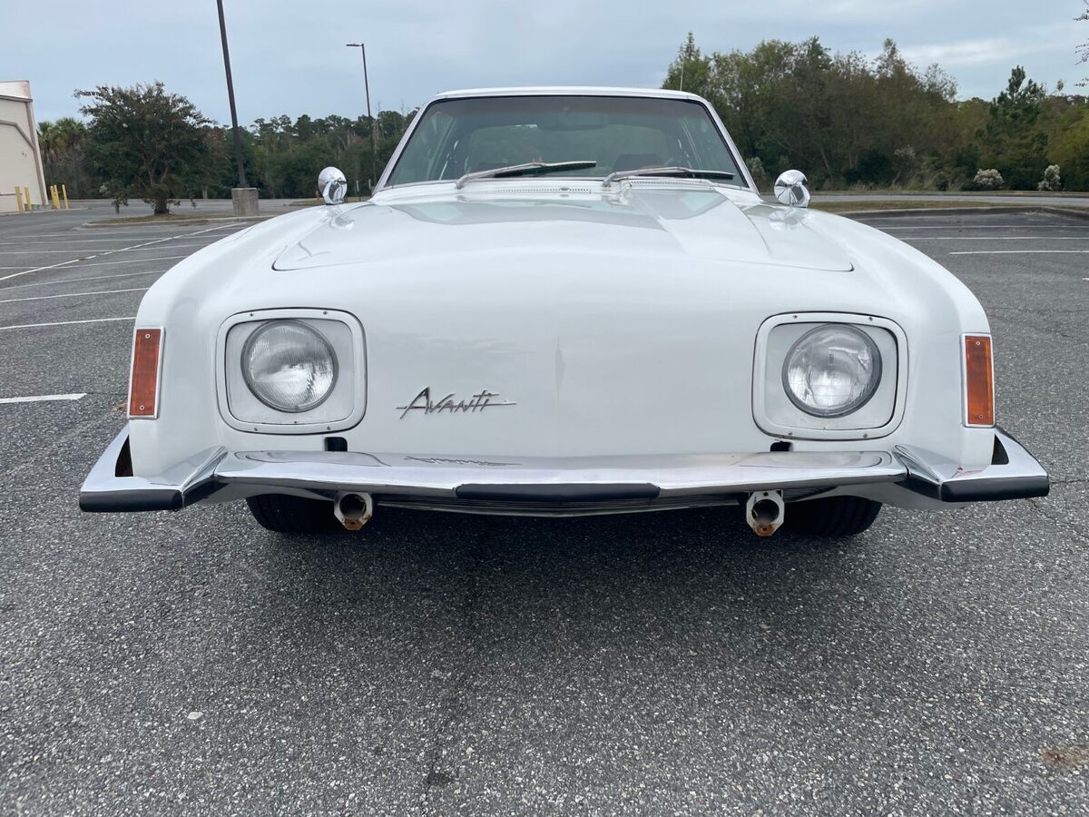 1976 studebaker avanti