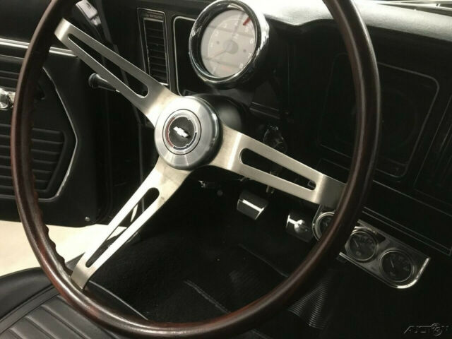 1969 chevrolet camaro new 1967 427 tri power motor w/less than 10 miles on it