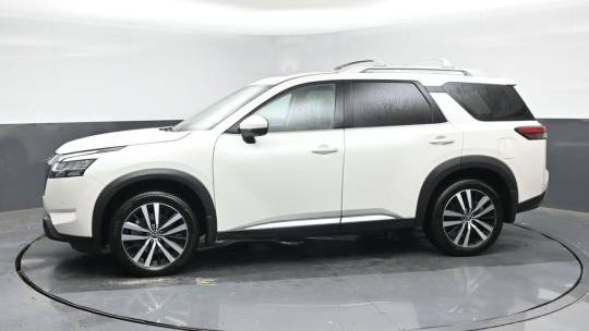2024 Nissan Pathfinder platinum