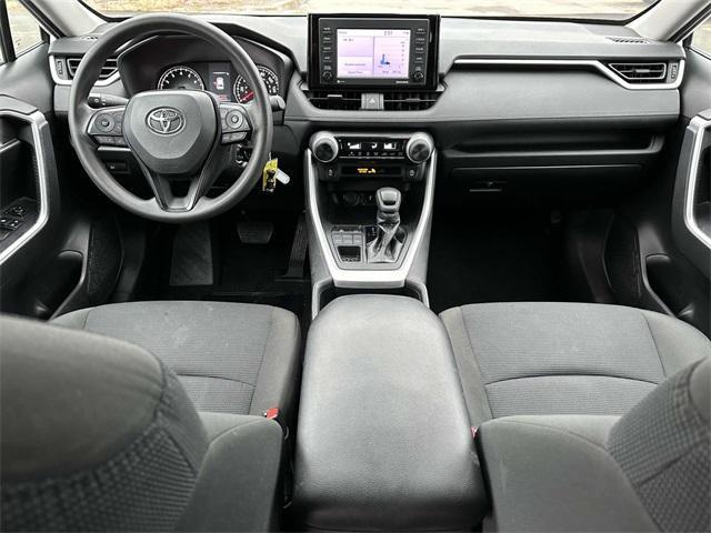 2022 toyota rav4 le