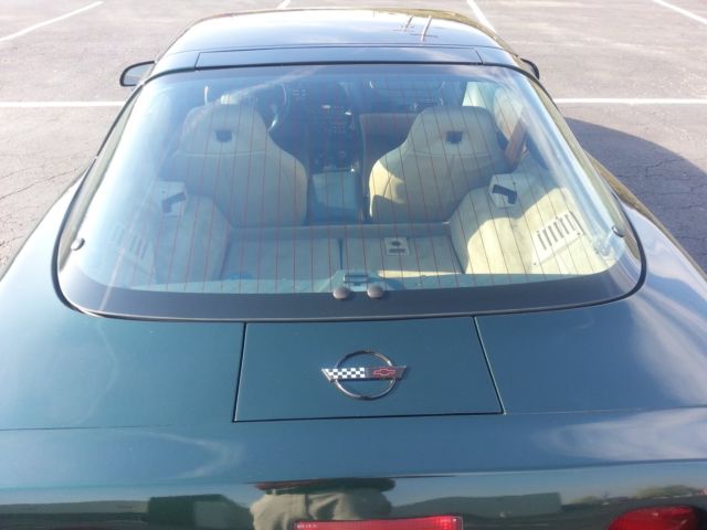 1994 chevrolet corvette coupe polo green, excellent condition 46k